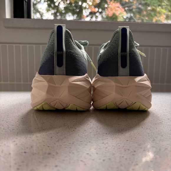 Men’s ASICS NovaBlast v4 - Picture 5 of 6